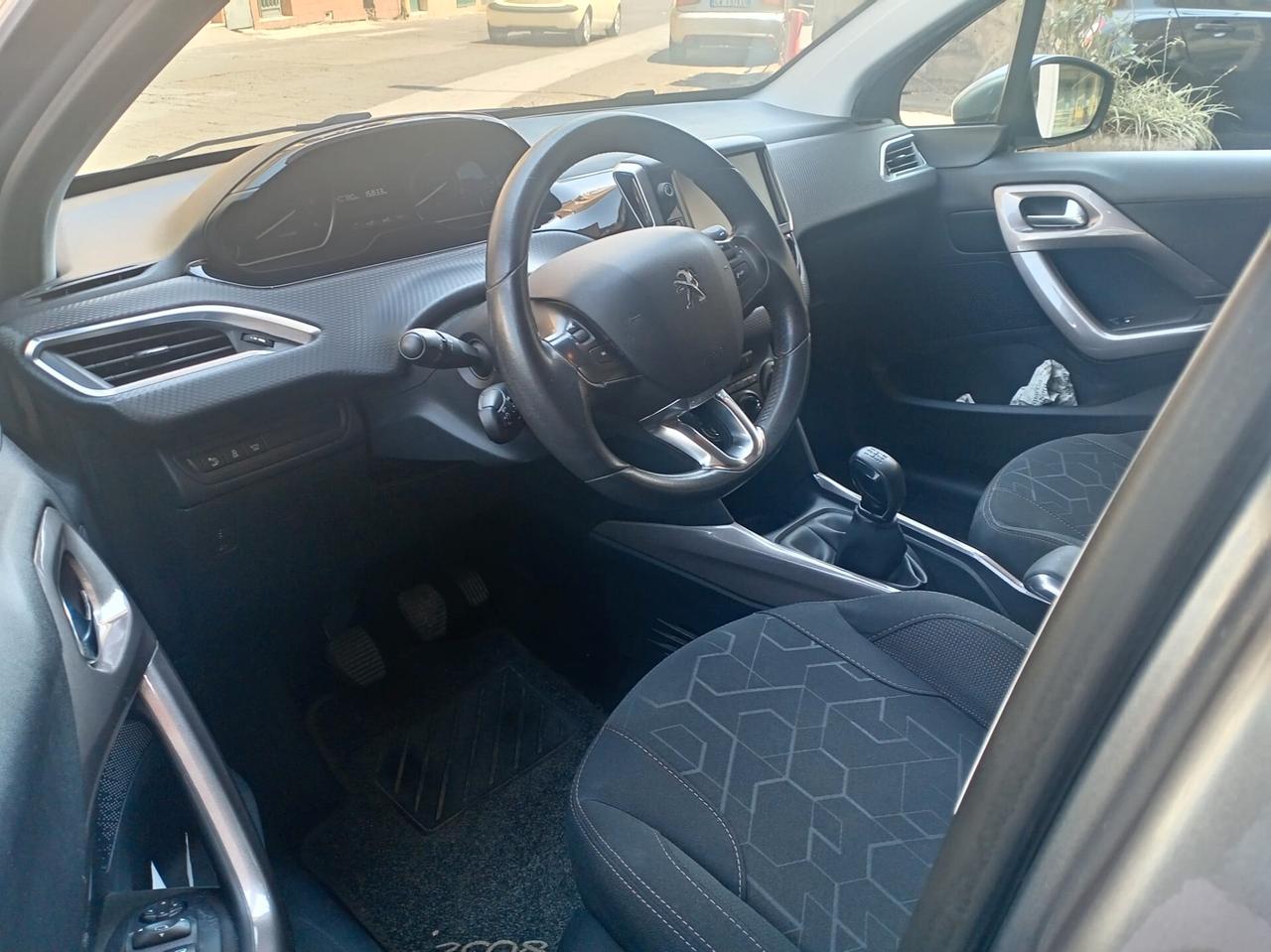 Peugeot 2008 BlueHDi 100 Allure