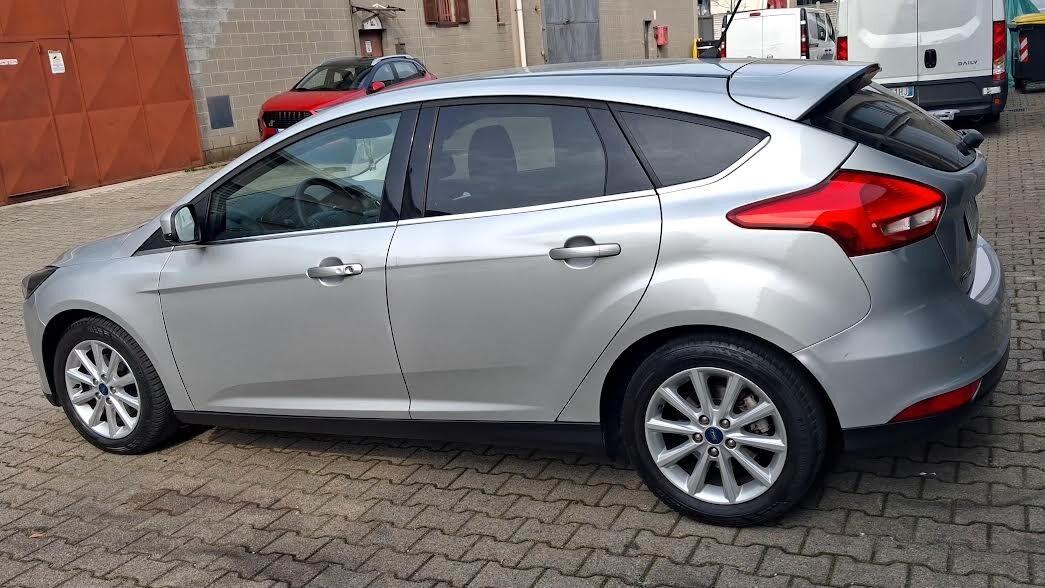 Ford Focus 1.6 120 CV BenzinaGPL Titanium
