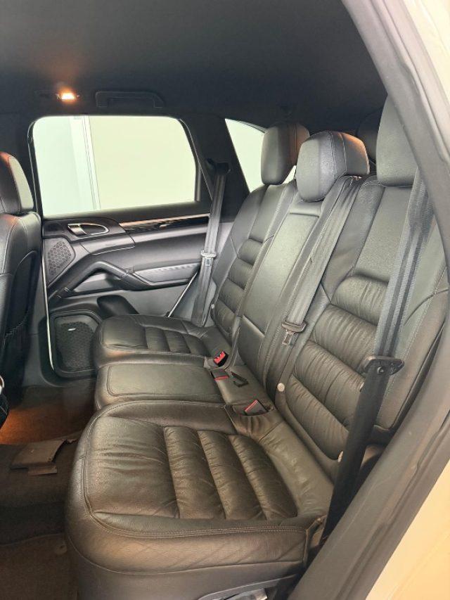 PORSCHE Cayenne 3.0 Diesel /BELL1SS1MO/