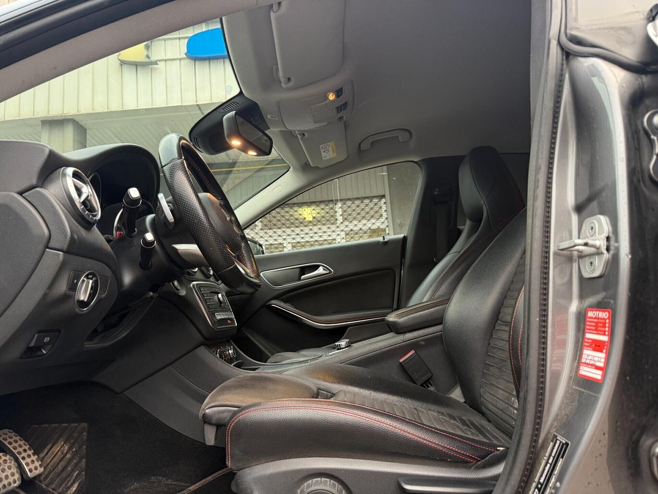 Mercedes-Benz CLA 200 Shooting Brake d Premium 4matic