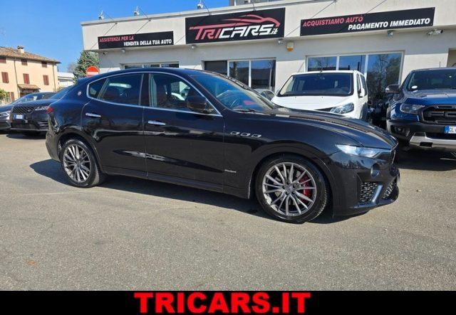 MASERATI Levante V6 Diesel 275 CV AWD Gransport PERMUTE
