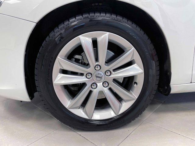 VOLVO V60 2.0 D2 MOMENTUM