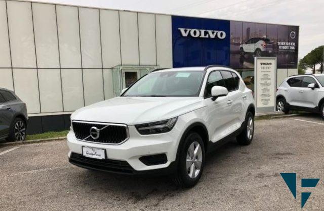 VOLVO XC40 T2 Geartronic Momentum Core