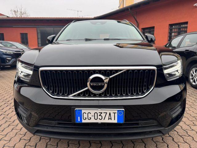 VOLVO XC40 T2 130CV MOMENTUM CORE