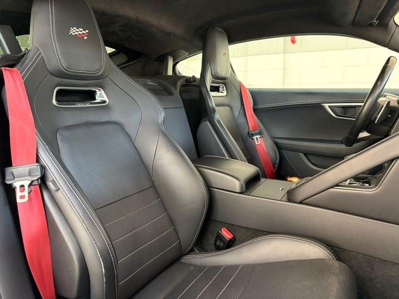 Jaguar F-Type 2.0 i4 300cv auto Chequered Flag