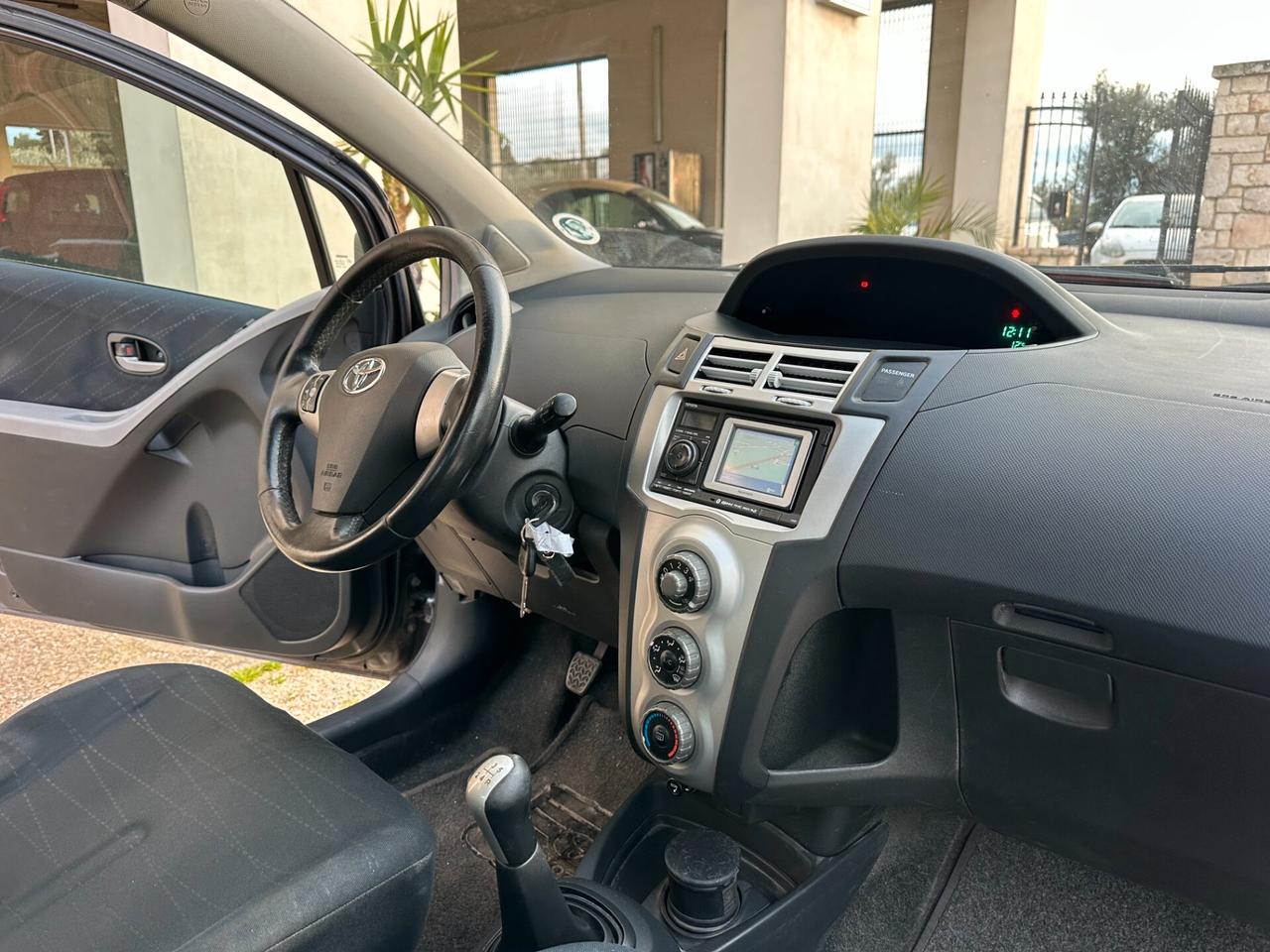 Toyota Yaris 1.3 5pt Benz Navi 2007 Garantita