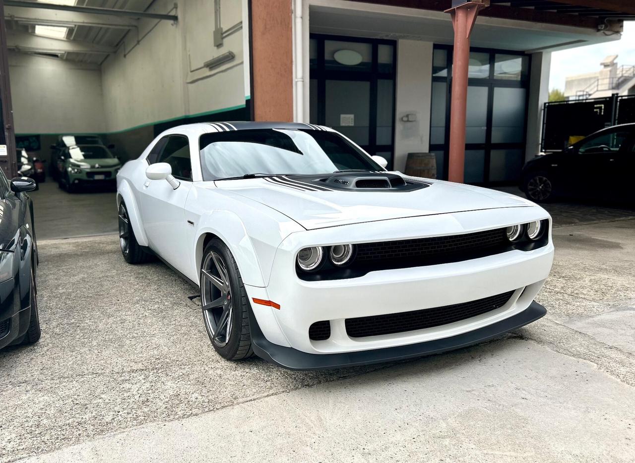 Dodge Challenger 5.7 V8 Shaker wide body
