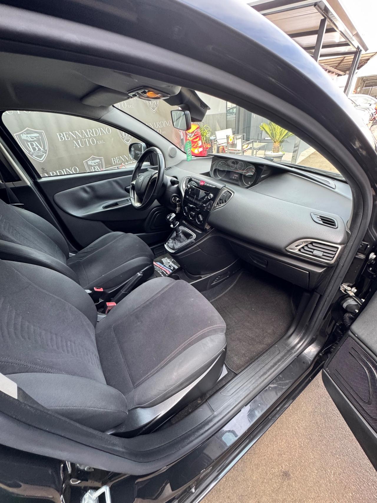 Lancia Ypsilon 0.9 TwinAir 85 CV 5 porte Metano Ecochic Gold