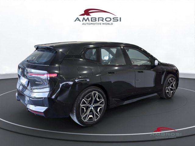 BMW iX xDrive40 Pacchetto Sportivo Edition Signature