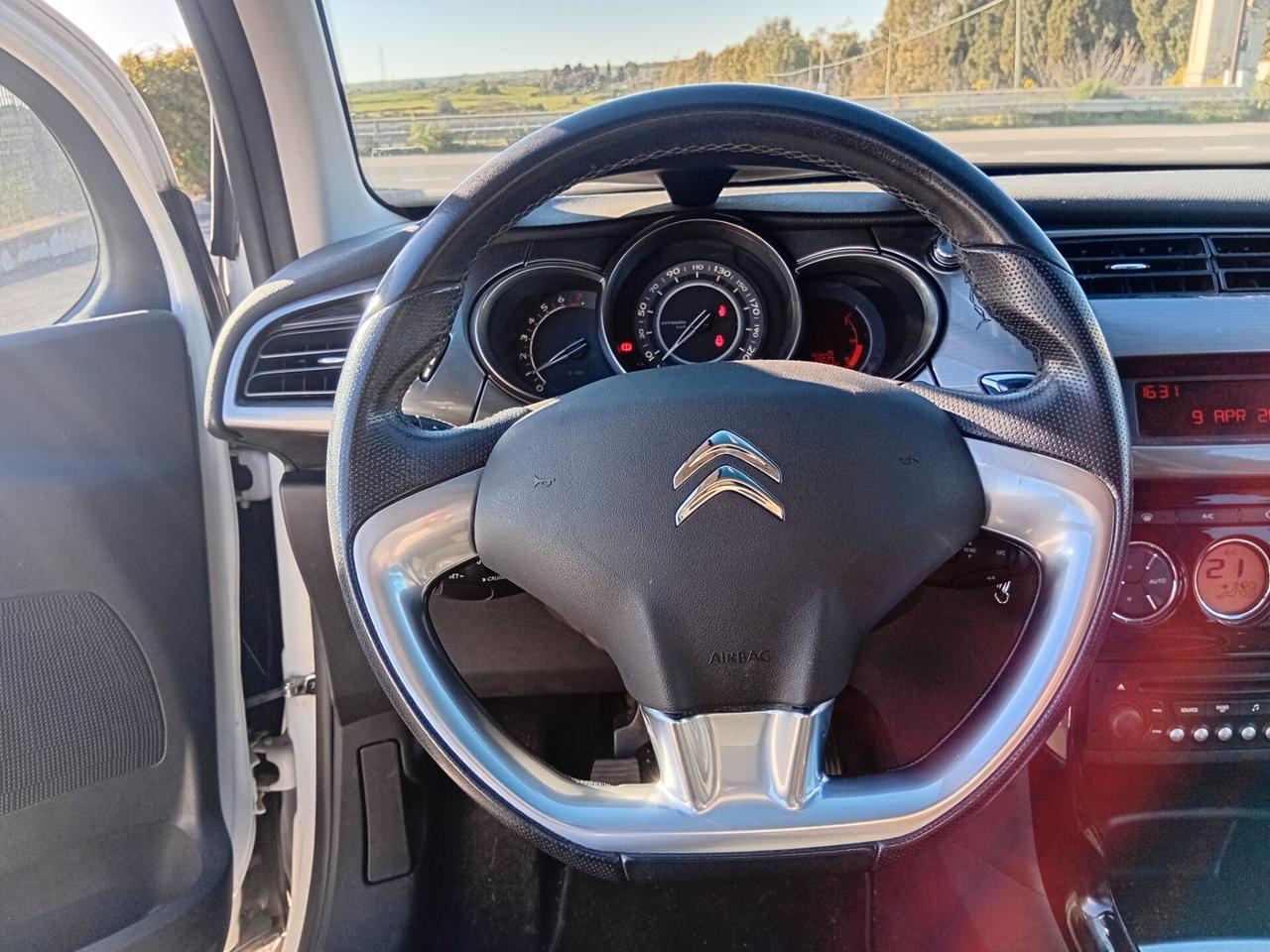 Citroen C3 1.4 VTi 95 Exclusive Style TETTO PANORAMICO