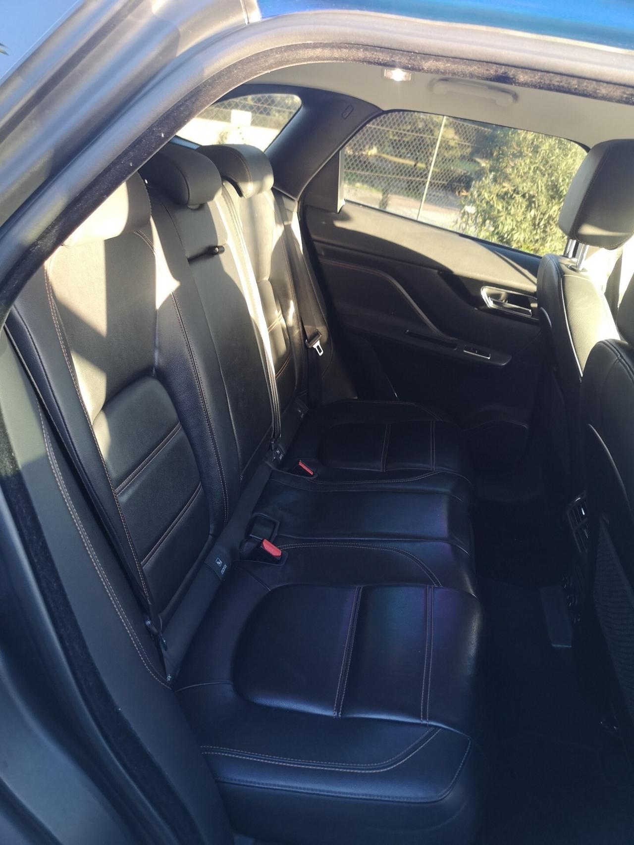 Jaguar F-Pace 2.0 D 163 CV Portfolio