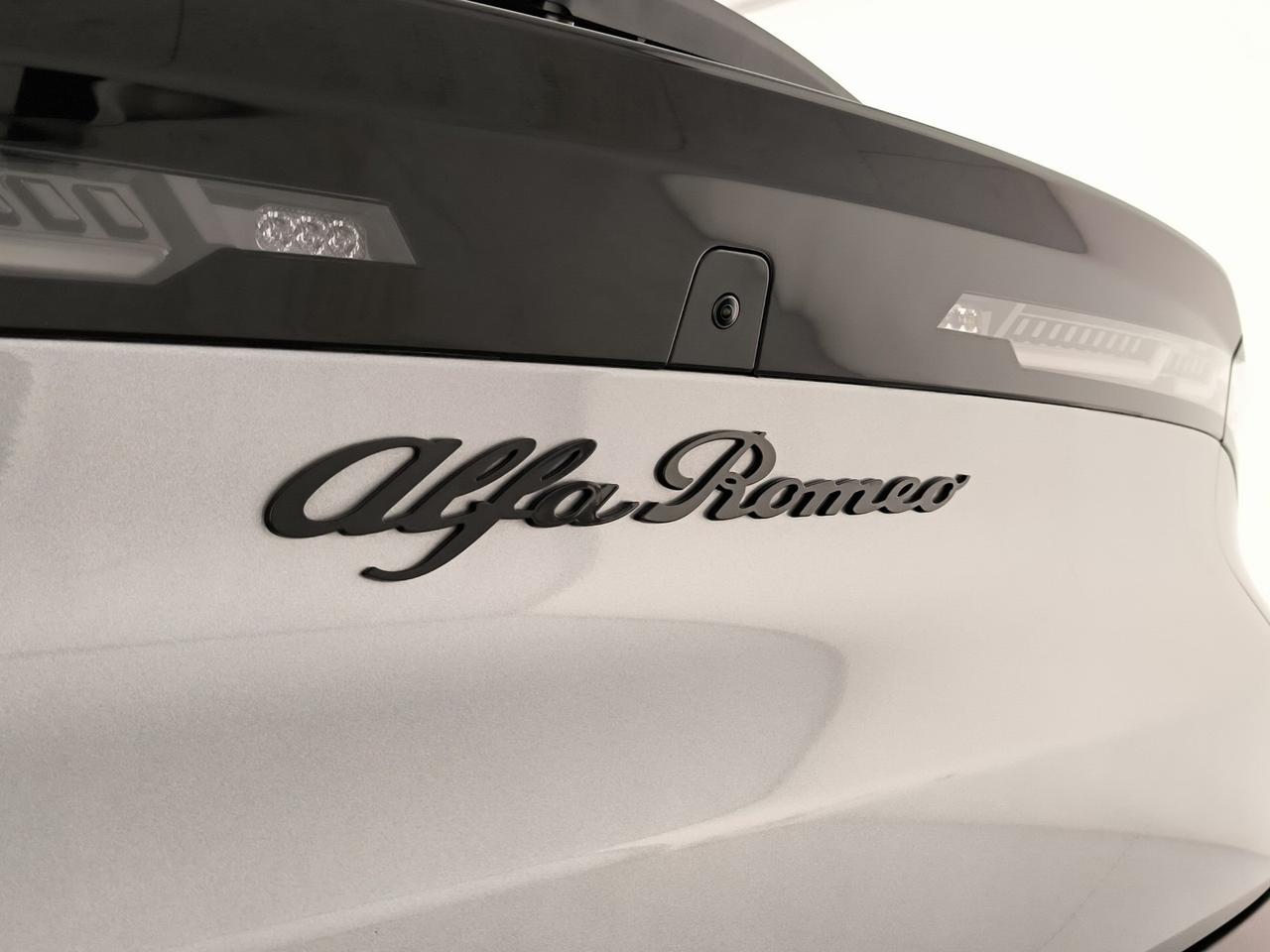 Alfa Romeo Junior 1.2 ibrida speciale 145cv edct6