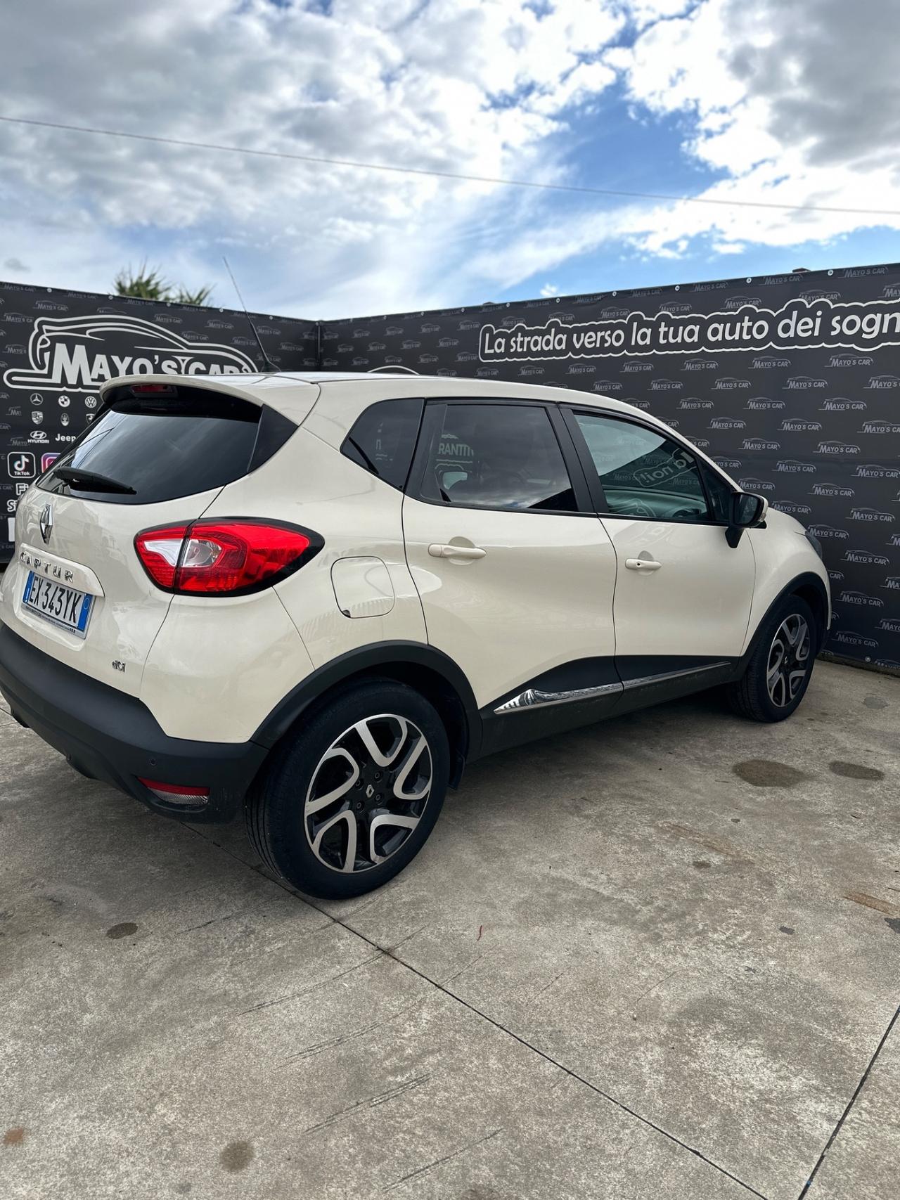 RENAULT CAPTUR (anno 2014)