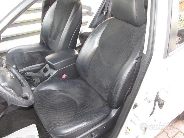 Toyota RAV 4 2.2 D-4D 4x4 DA VETRINA 2011