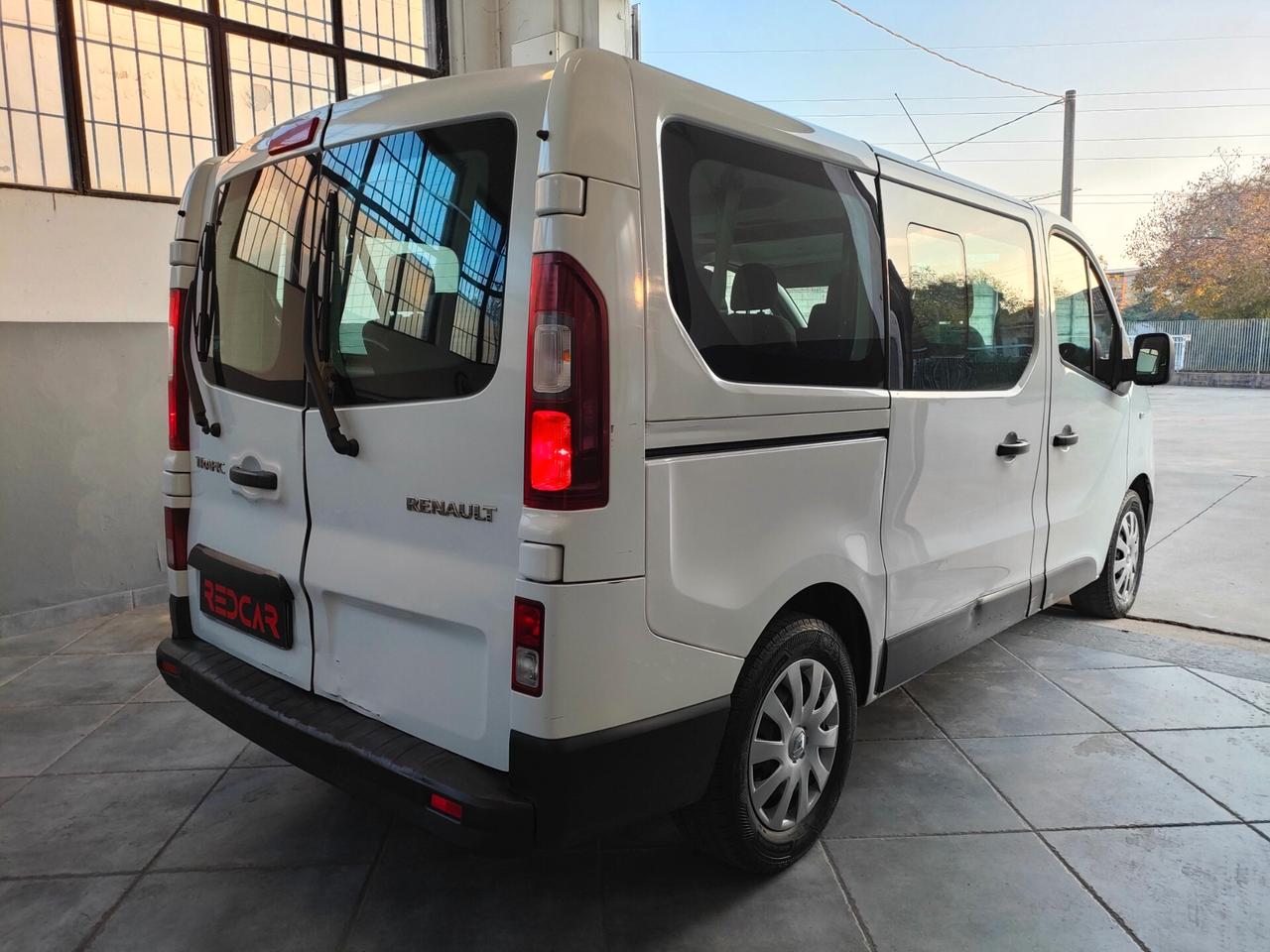 RENAULT TRAFIC 1.6 DCI - 9 POSTI