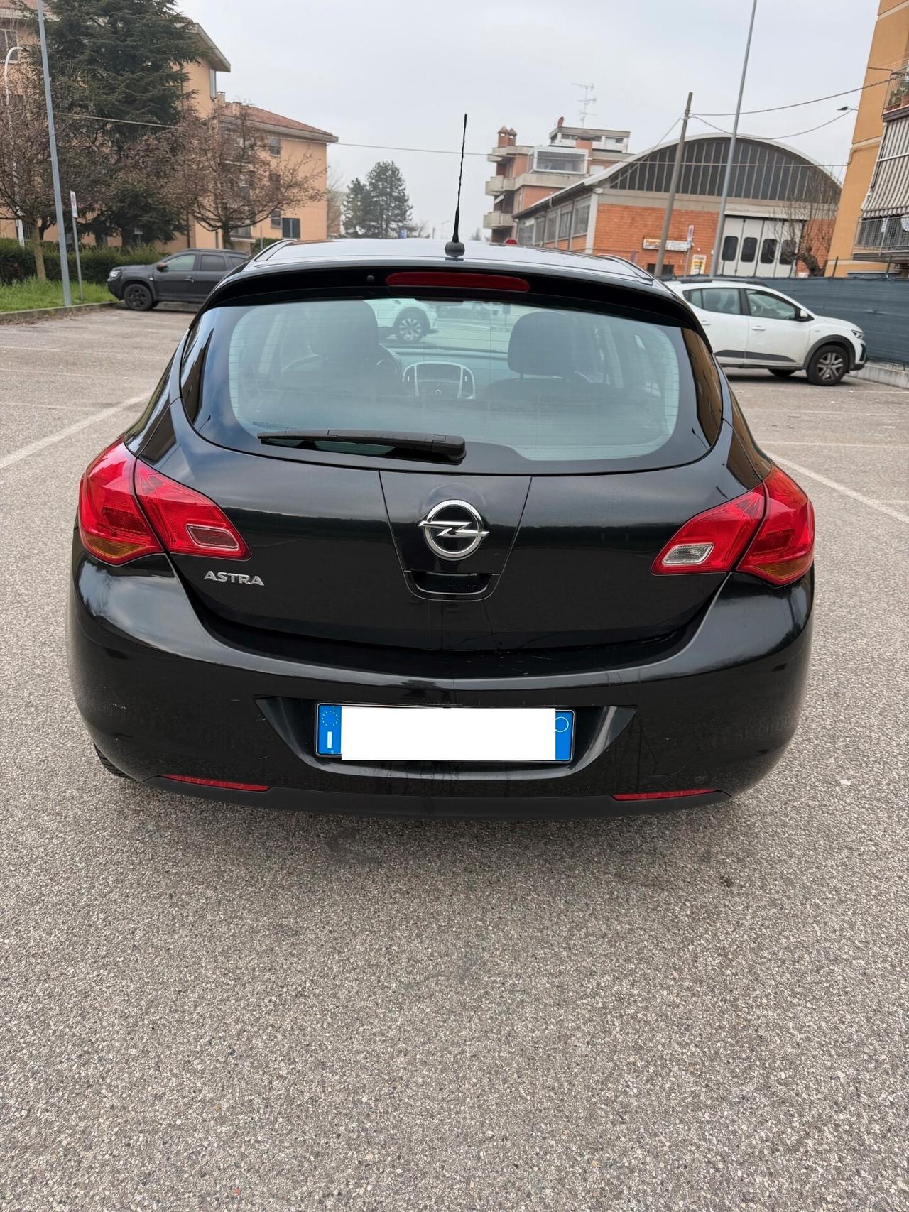 Opel Astra 1.4 METANO - NEOPATENTATI - 12 MESI DI GARANZIA -