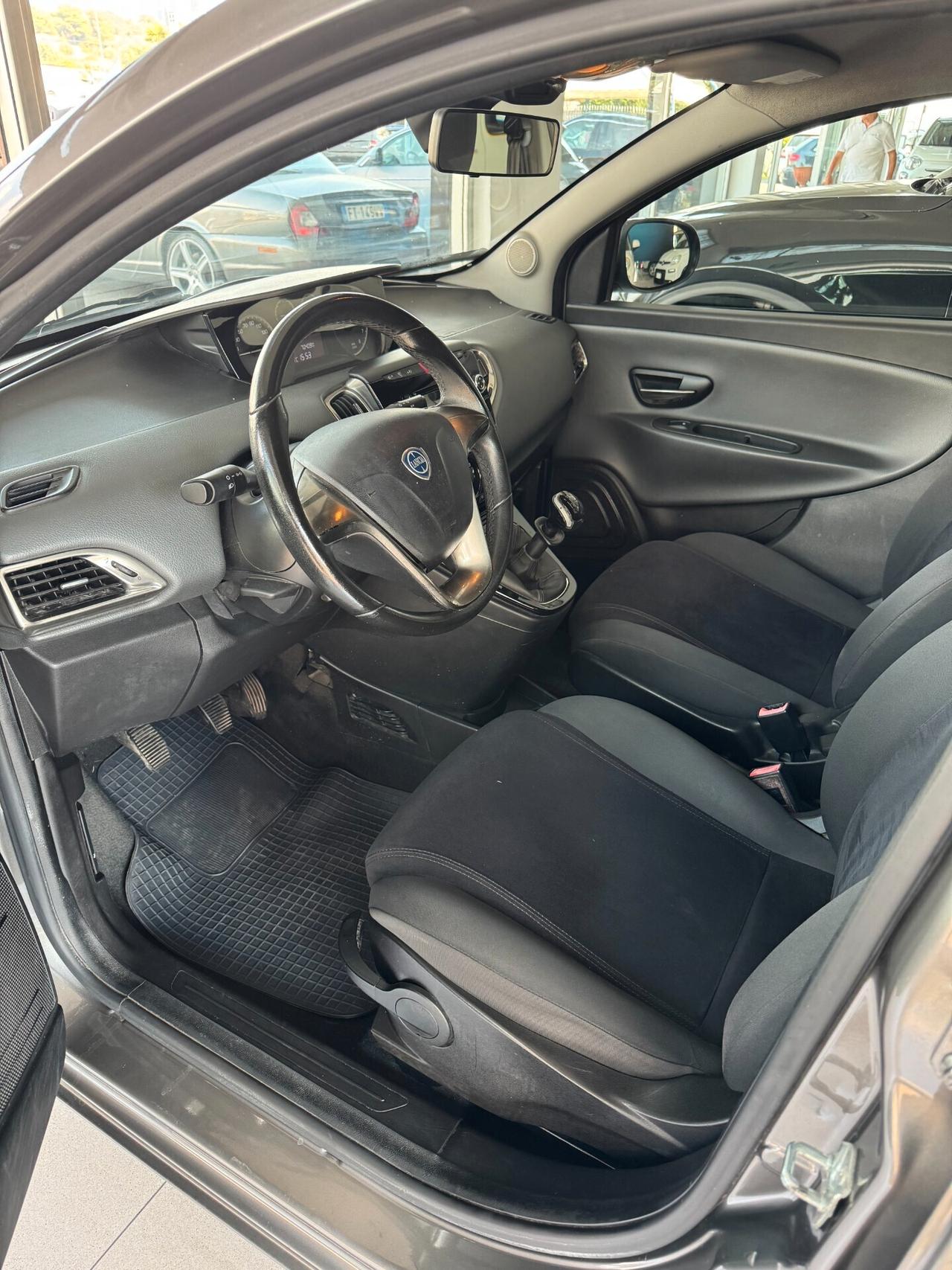 LANCIA YPSILON 1.2 69 CV GOLD -5 POSTI