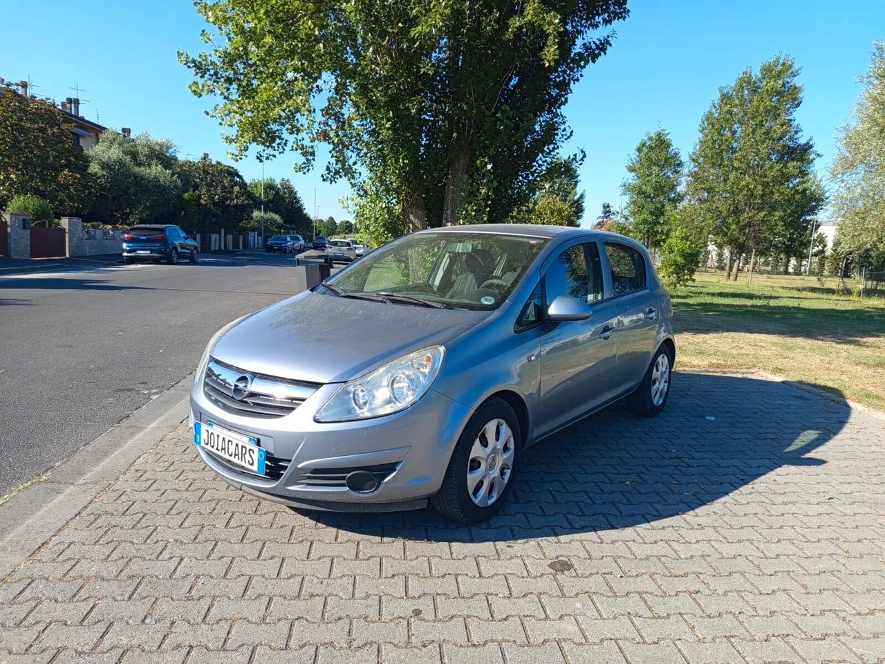 Opel Corsa 1.2 5 porte Cosmo