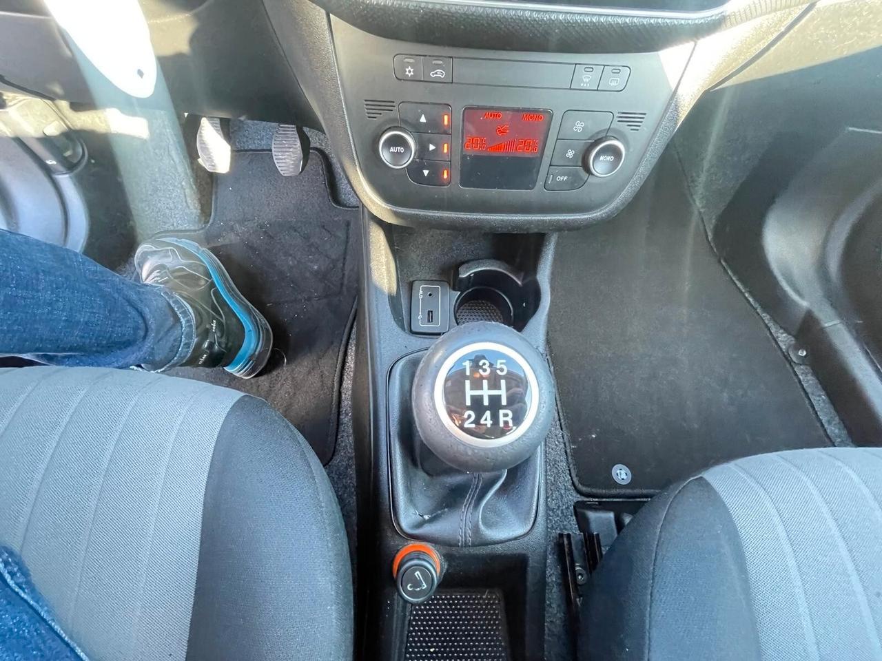 Fiat Punto 1.3 MJT II S&S 95 CV 5 porte Street