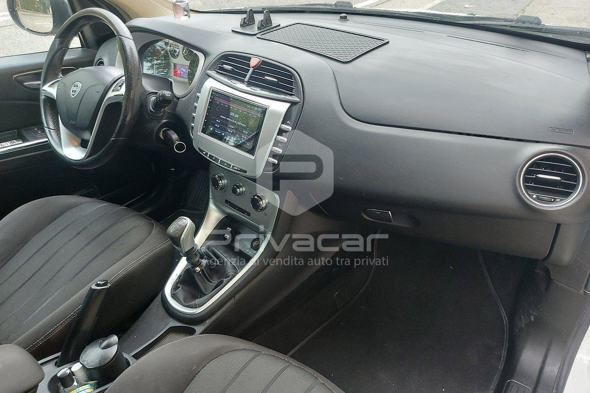 LANCIA Delta 1.6 MJT DPF Silver