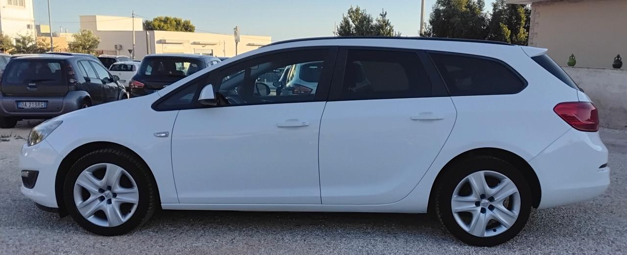 Opel Astra 1.4 Turbo 140CV Sports Tourer GPL Tech Cosmo