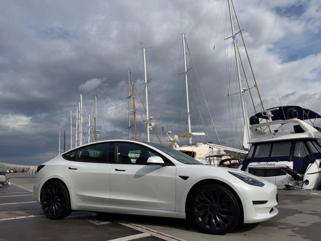 TESLA Model 3 PERFORMANCE NAVI+PELLE+PINZE ROSSE+SPOILER