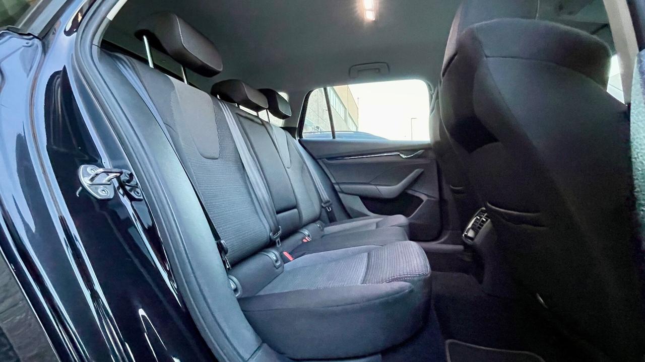 SKODA OCTAVIA SW 2.0 TDI EXECUTIVE 116CV - FULL LED, VIRTUAL COCKPIT, NEOPATENTATI