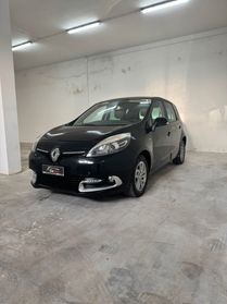 Renault Scenic Scénic XMod dCi 110 CV EDC Limited