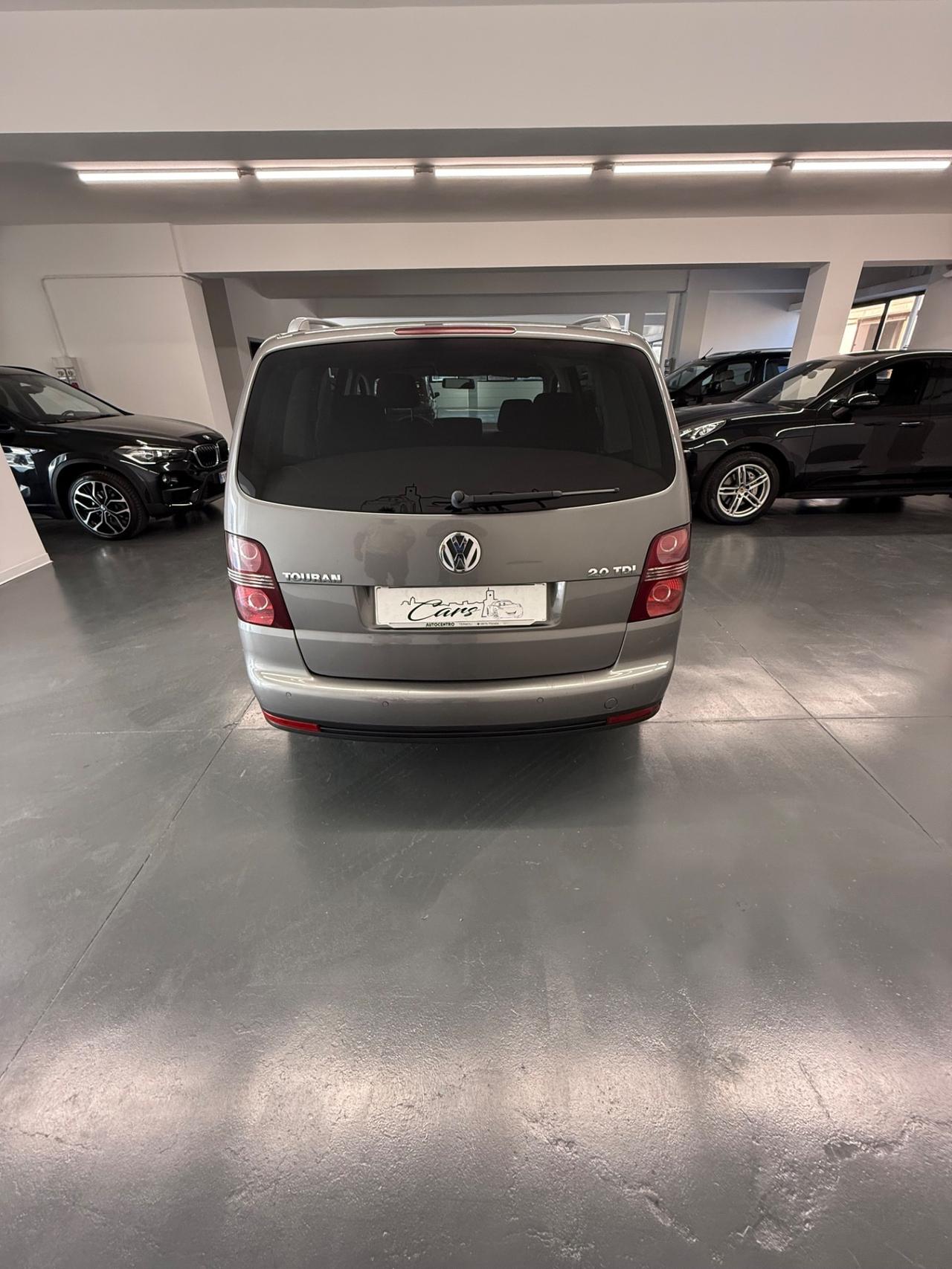 Volkswagen Touran 2.0 TDI DSG Highline Autocarro 5 posti