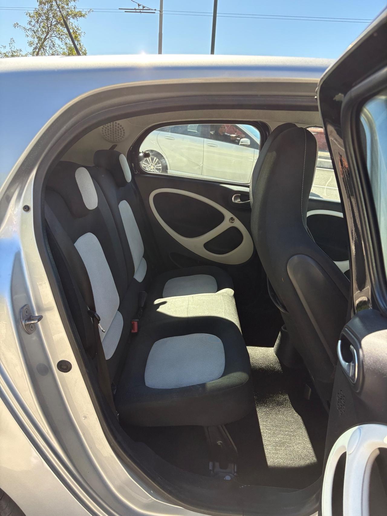 Smart Forfour 1.0 Full Optional 70cv GPL