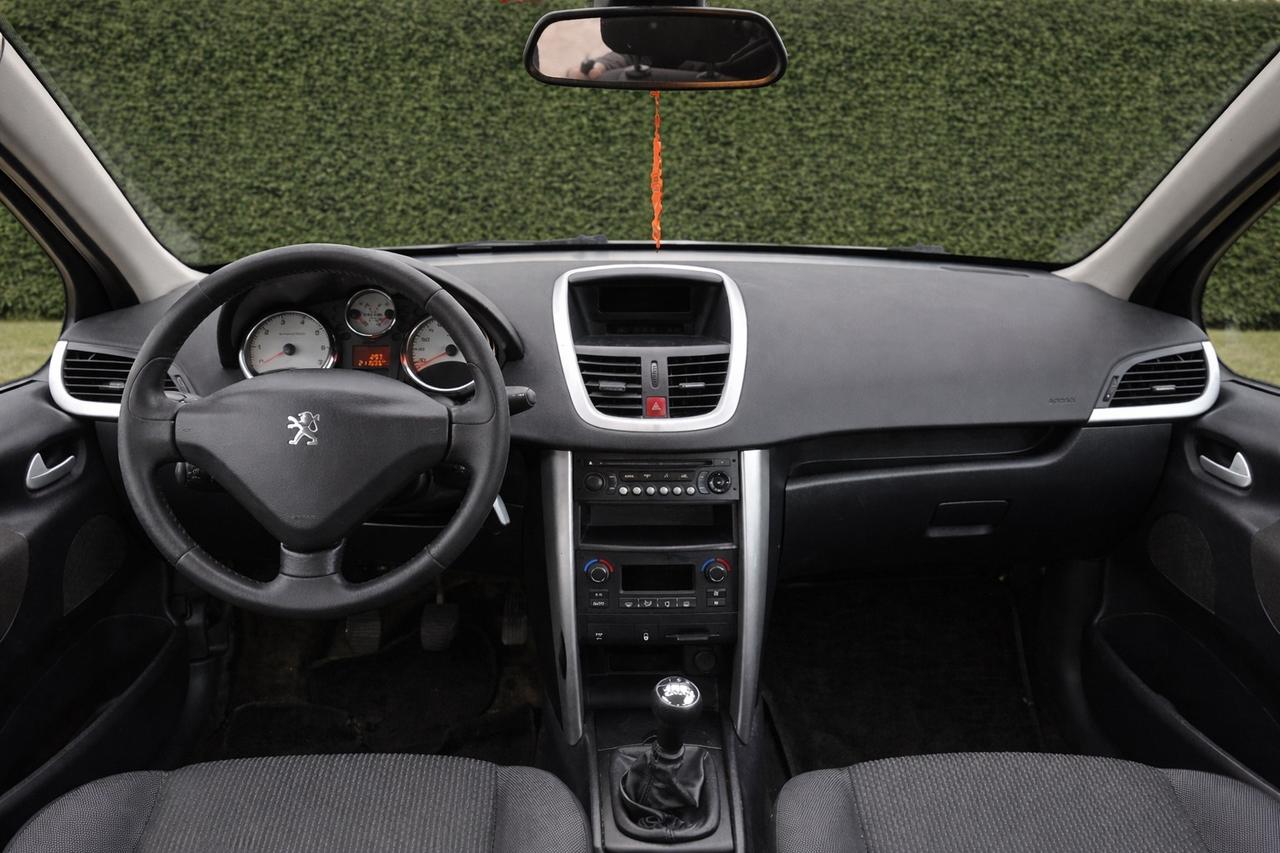 Peugeot 207 1.4 8V 75CV 5p. Energie