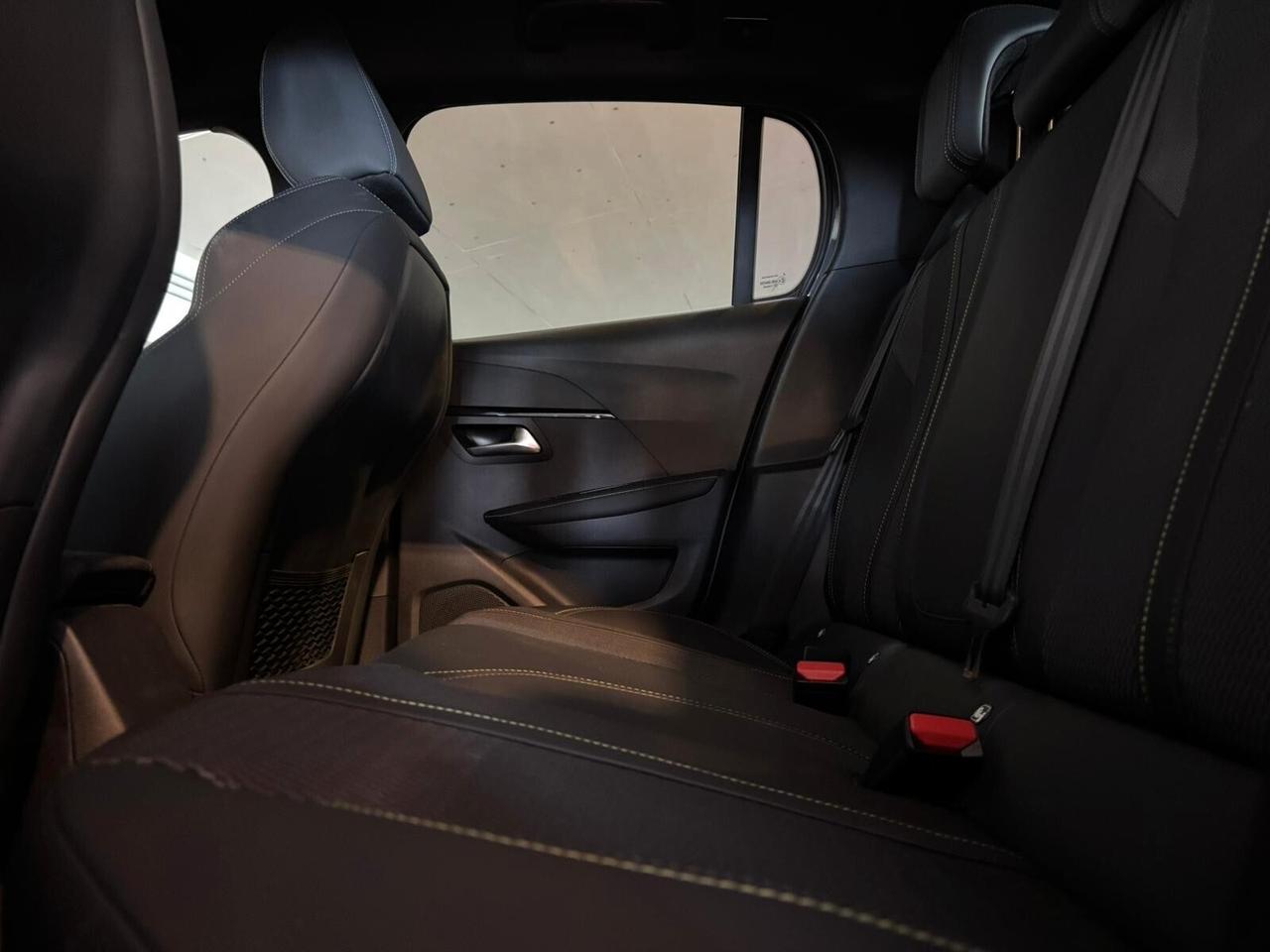 Peugeot 208 GT Hybrid 136 e-DCS6 SPOTICAR