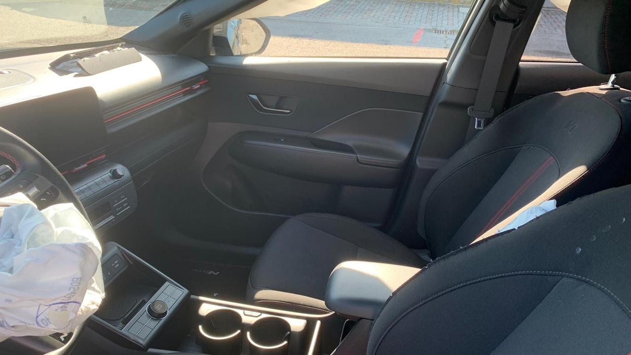 Hyundai Kona HEV 1.6 DCT NLine, incidentata!!