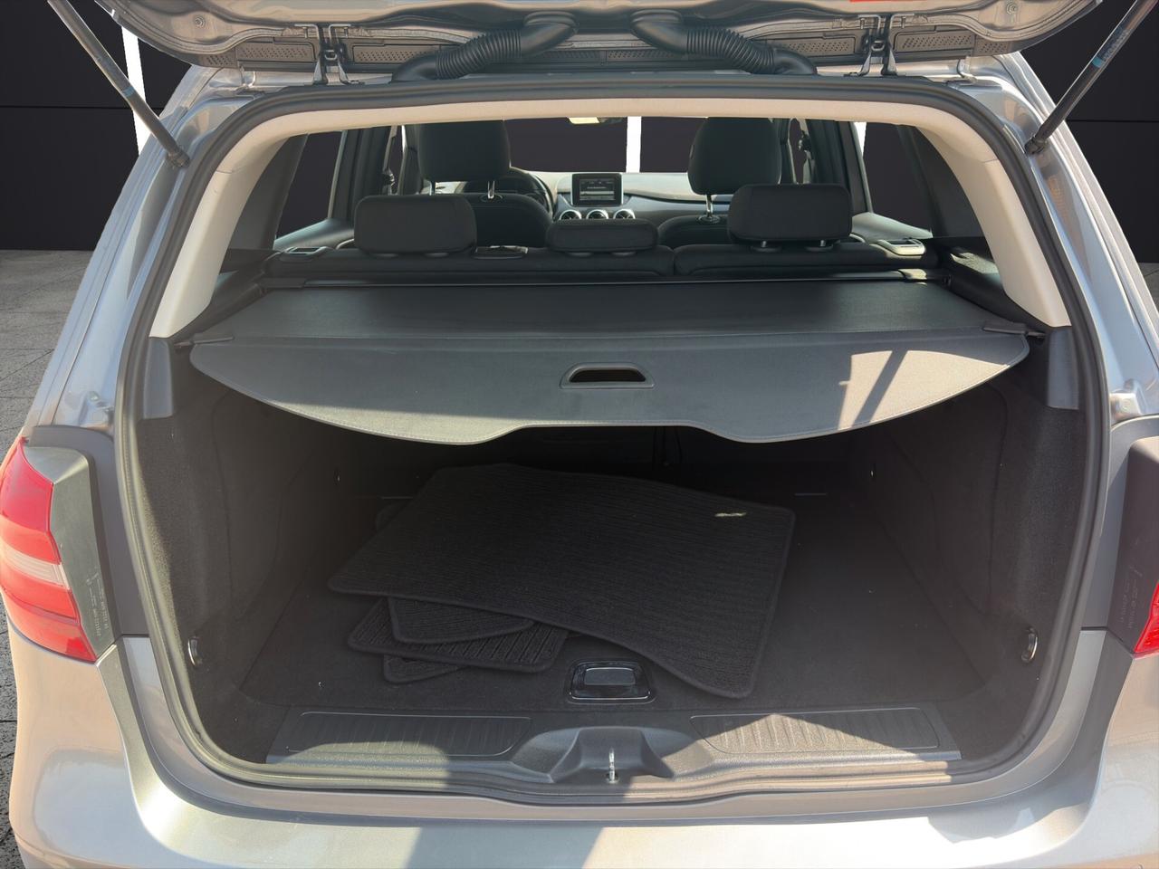 Mercedes-benz B 180 CDI NAVI/PACK SENSORI