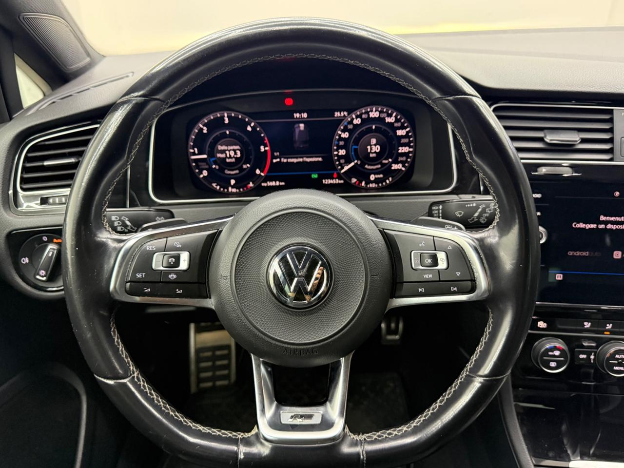 Volkswagen Golf 1.6 TDI 116CV R-LINE DSG FULL LED IPERFULL