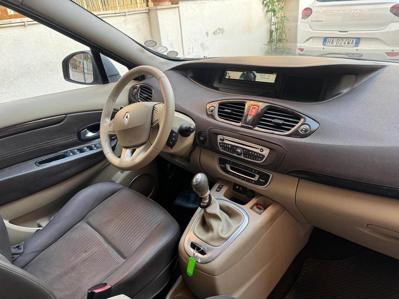 RENAULT Grand Scenic 1.9 dCi 130CV Luxe 7 POSTI