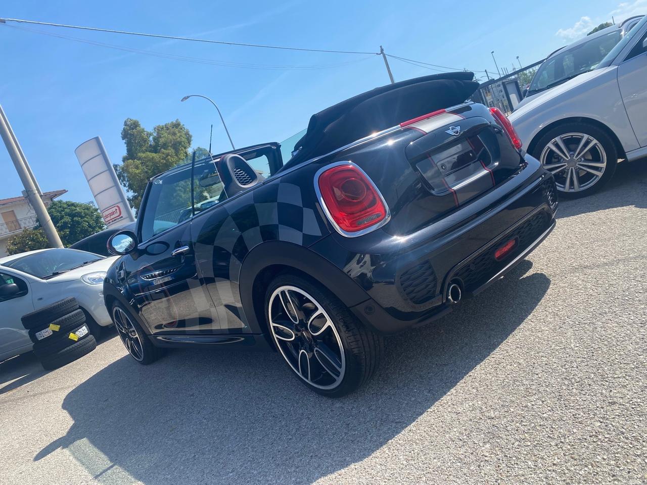 Mini Cooper D Cabrio 1.5 boost 116cv **Pack John Cooper Works**
