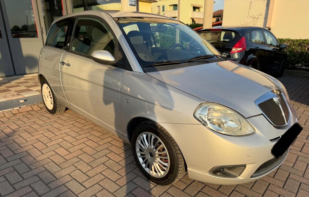 Lancia Ypsilon 1.4 Oro