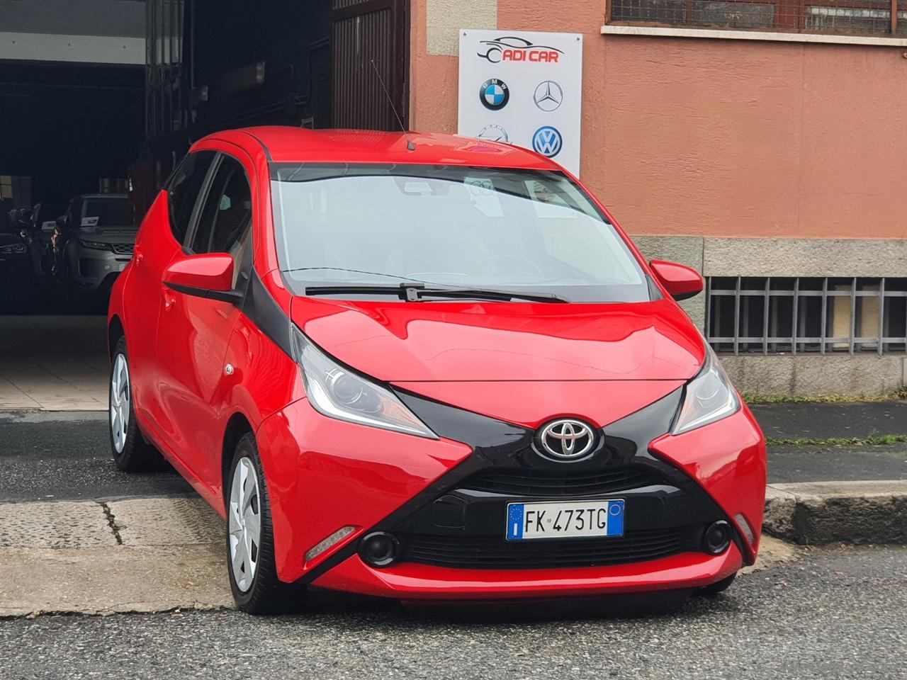 TOYOTA Aygo 1.0 VVT-i 69 CV 5p. x-cool TSS
