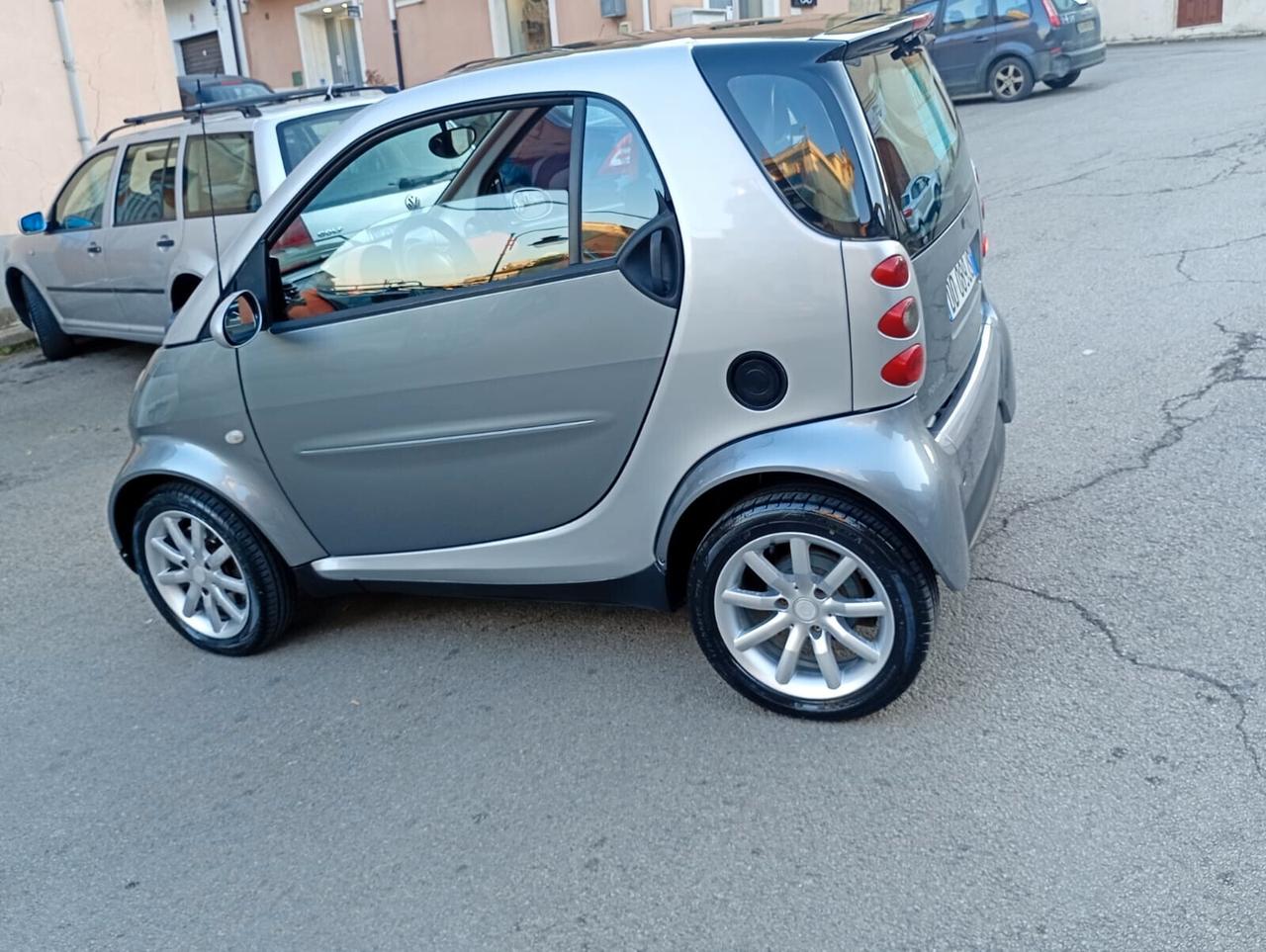 Smart ForTwo 700 coupé pure (45 kW)