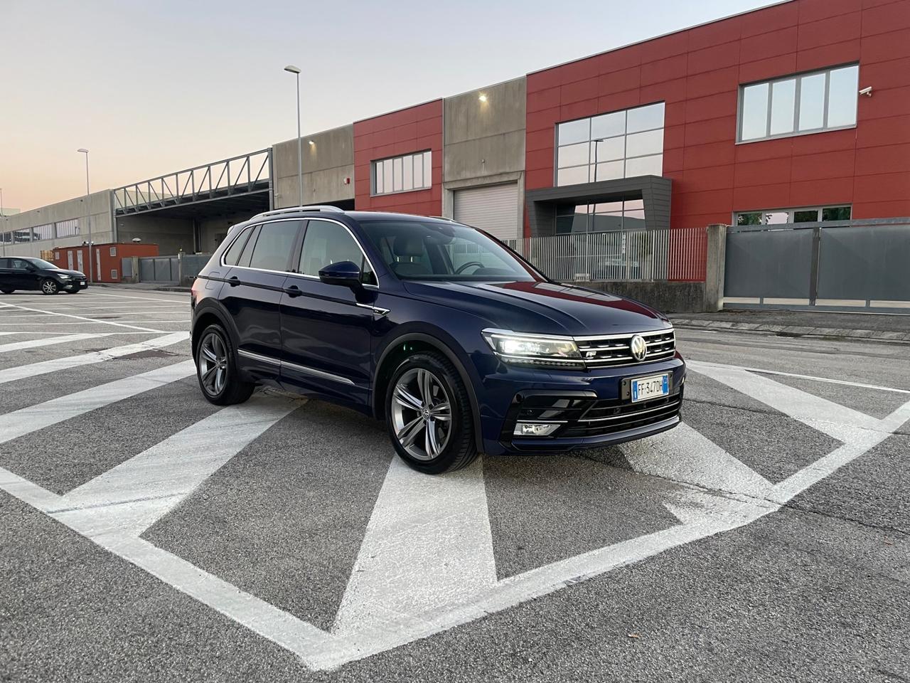 Volkswagen Tiguan 2.0 TDI R LINE SCR DSG BMT