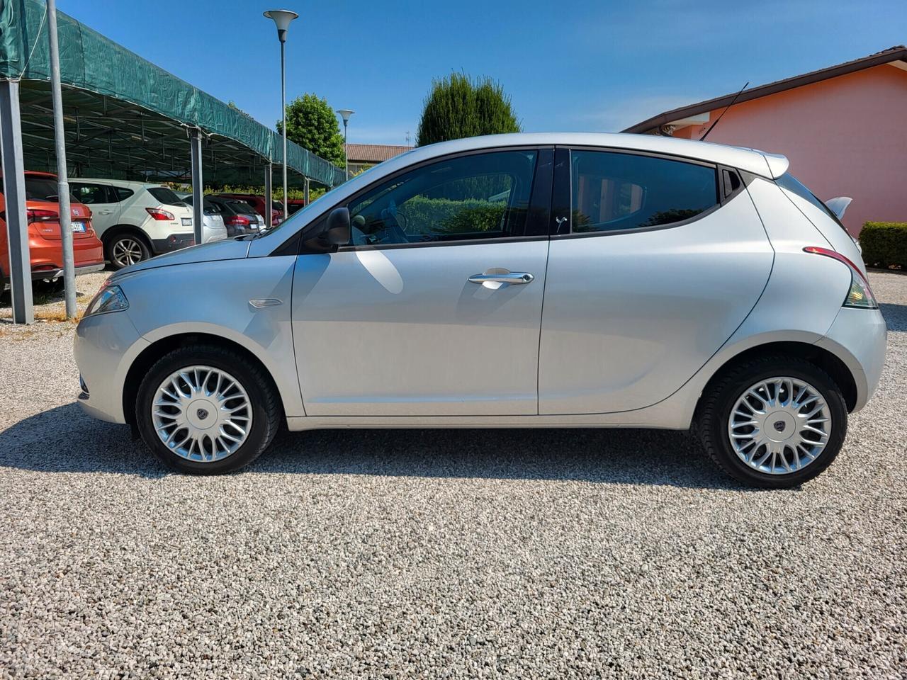 Lancia Ypsilon 1.2 69 CV 5 porte Silver