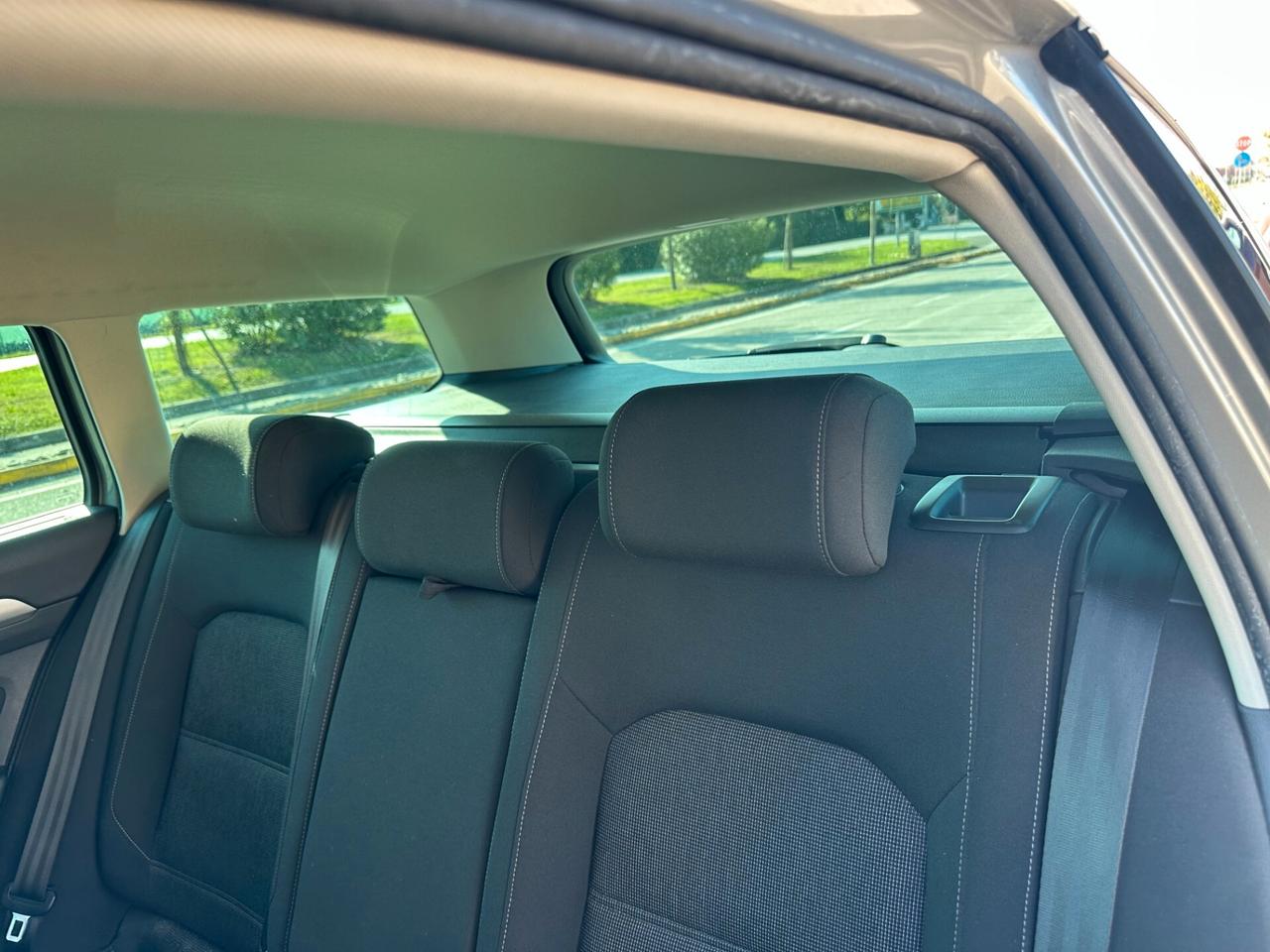 Volkswagen Passat Variant 1.6 TDI DSG Business