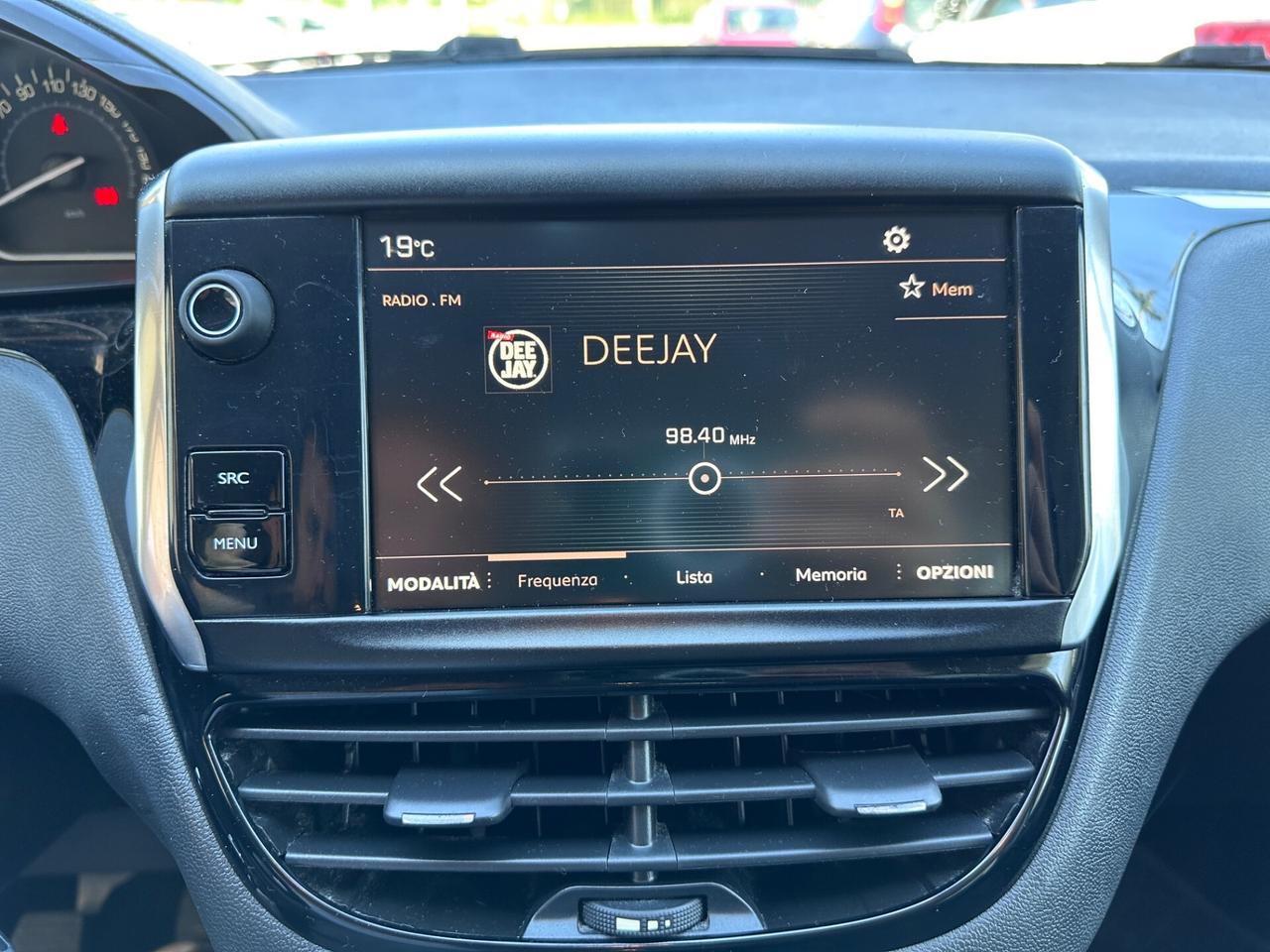 Peugeot 2008 BlueHDi 100 Black Matt