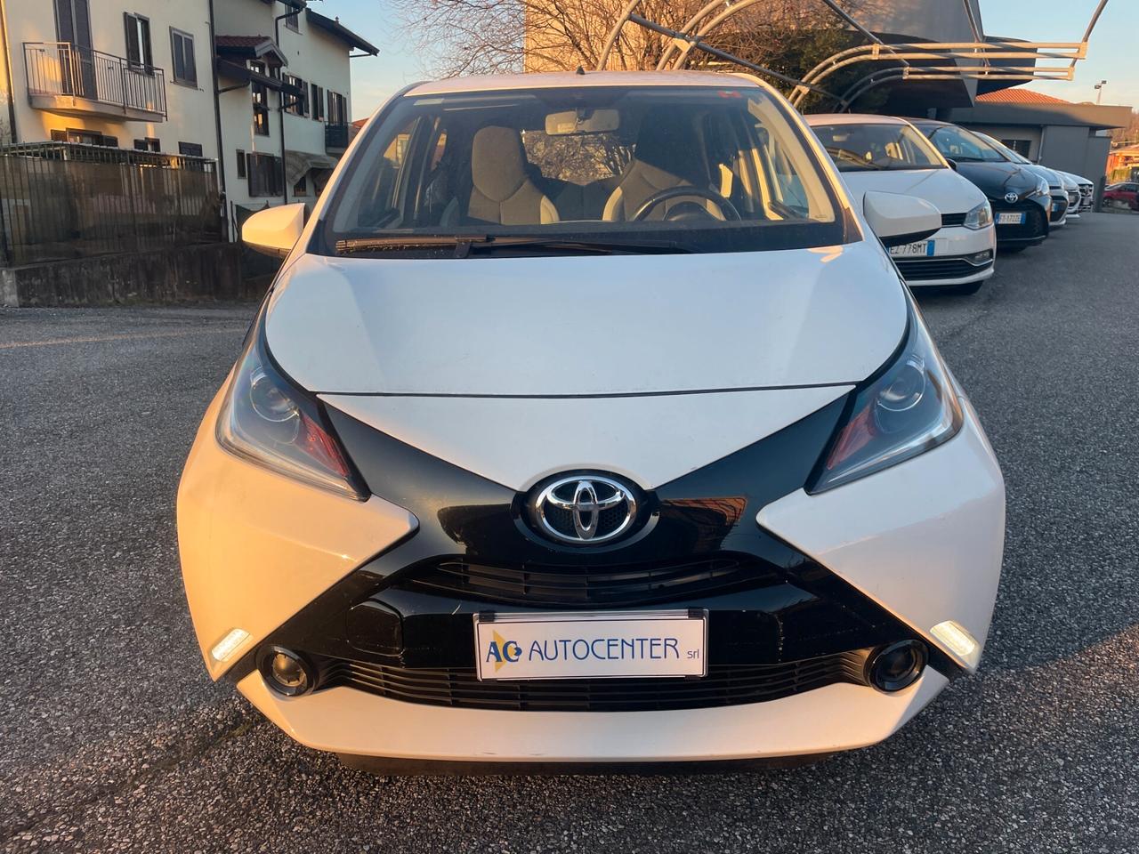 Toyota Aygo 1.0 VVT-i 69 CV 5 porte x-play