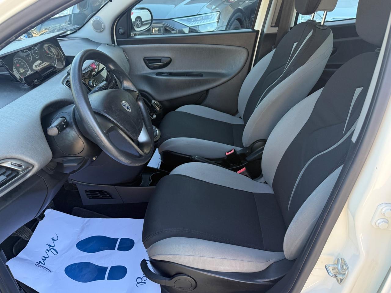 Lancia Ypsilon 1.2 69 CV 5 porte GPL Ecochic Silver
