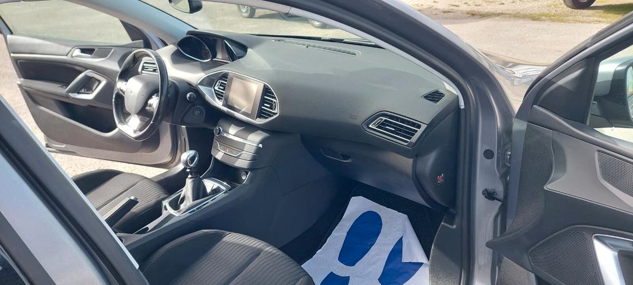 Peugeot 308 BlueHDi 120 S&S Business