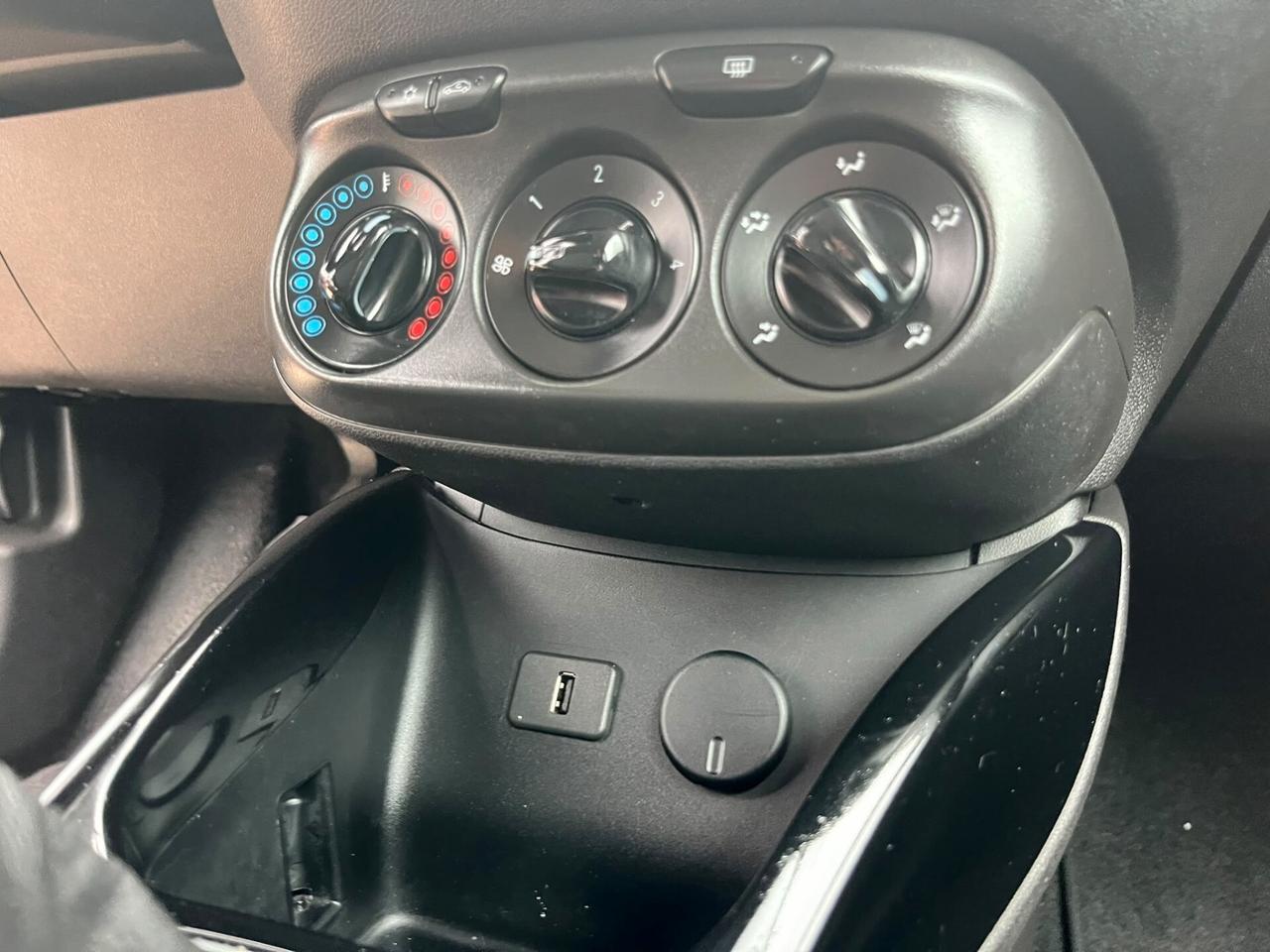 Opel Adam 1.2 70 CV 2015