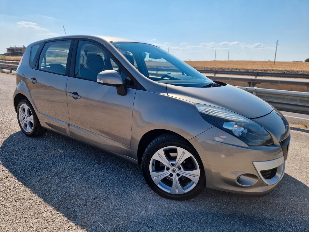Renault Scenic Scénic X-Mod 1.5 dCi 110CV Luxe