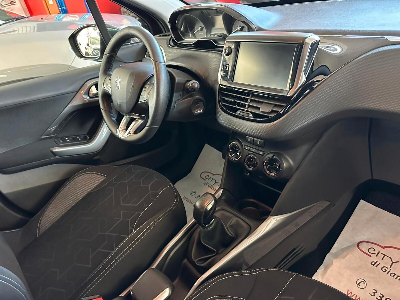 Peugeot 2008 1.2 Pure Tech 82 S&S Style